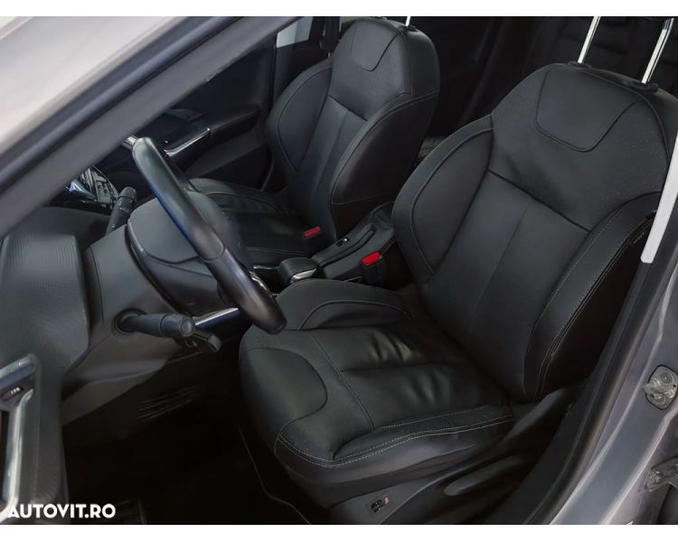 Peugeot 2008 1.2 e-THP Feline Titane