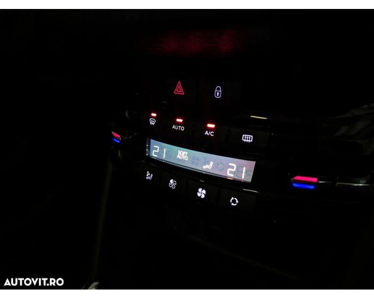 Peugeot 2008 1.2 e-THP Feline Titane