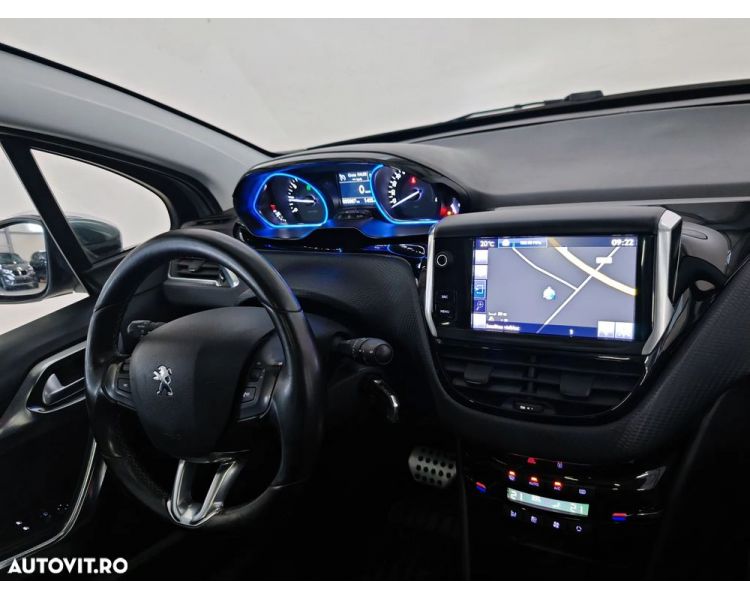 Peugeot 2008 1.2 e-THP Feline Titane