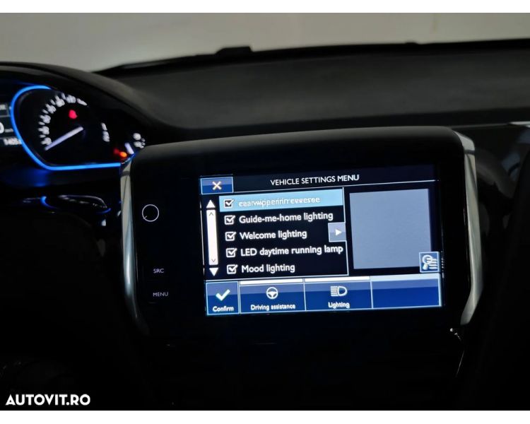 Peugeot 2008 1.2 e-THP Feline Titane