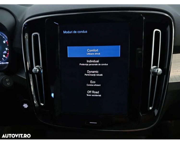 Volvo XC 40 T3 Geartronic Momentum Pro