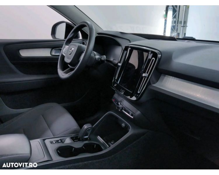 Volvo XC 40 T3 Geartronic Momentum Pro