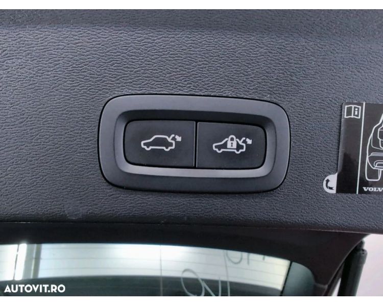 Volvo XC 40 T3 Geartronic Momentum Pro