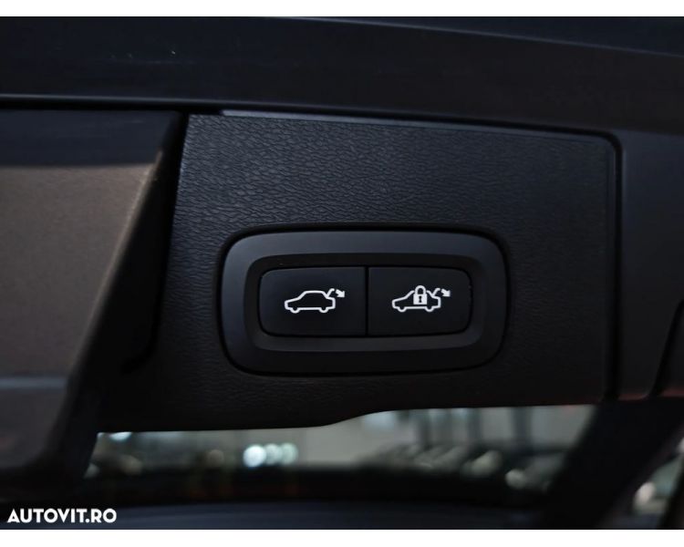 Volvo XC 60 T8 Twin Engine AWD Plug In Hybrid 303 HP + Electric Power