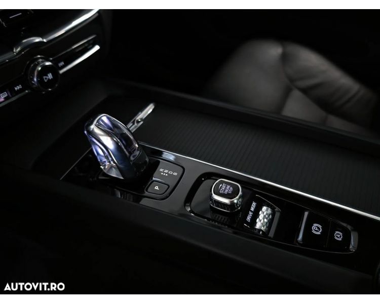 Volvo XC 60 T8 Twin Engine AWD Plug In Hybrid 303 HP + Electric Power